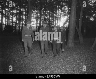 Armeemanöver in Westdeutschland, Soldaten im Einsatz Datum: 22. September 1954 Ort: Deutschland Schlagwörter: Armeemanöver, Soldaten Stockfoto