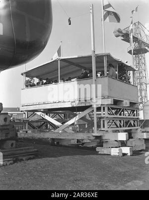 Tewaterlating Diesel Electric Piston for Panama, Yard Amsterdam Datum: 22. Oktober 1955 Standort: Amsterdam, Noord-Holland Schlüsselwörter: Tewaterlatingen Stockfoto