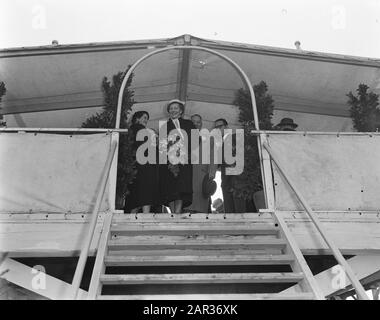 Tewaterlating Diesel Electric Piston for Panama, Yard Amsterdam Datum: 22. Oktober 1955 Standort: Amsterdam, Noord-Holland Schlüsselwörter: Tewaterlatingen Stockfoto