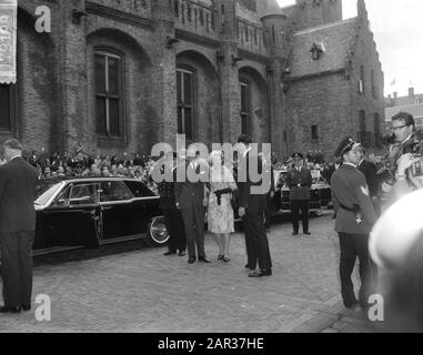 Engagement Prinzessin Beatrix und Claus von Amsberg Prinzessin Beatrix und Claus von Amsberg am Binnenhof Datum: 29. Juni 1965 Schlüsselwörter: Engagement persönlicher Name: Beatrix, Prinzessin, Claus, Prinz Stockfoto