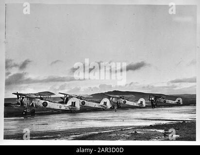 Schwertfische des Marine Aviation Service. Anmerkung: Niederländische Marineflieger flogen In den Jahren 1943 und 1944 Schwertfischtorpedoflugzeuge von Flugzeugträgern beim britischen Fleet Air Arm, hauptsächlich in 860 Squadron. Vier Schwertfischflugzeuge stürzten mit niederländischen Piloten an Bord, in der Nordsee, der irischen See und dem Atlantik ab. Sieben Niederländer starben, von denen vier vermisst wurden und Datum blieben: {1943-1944} Ort: Großbritannien Schlagwörter: Luftwaffe, Marine, Weltkrieg, Flugzeug-Institutionenname: MLD, Schwertfisch Stockfoto