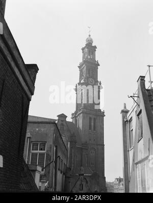 Der geheime Anhang Blick auf die Westertoren von Anne Franks geheimer Anhang Datum: 25. März 1957 Ort: Amsterdam, Noord-Holland Schlüsselwörter: Kirchenbauten, Türme Stockfoto