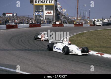 Großer Preis der Niederlande auf Zandvoort-Rennstrecke; NR. 14: Eddie Cheever (USA) für Eliseo Salazar Datum: 30. August 1981 Ort: Noord-Holland, Zandvoort Schlüsselwörter: Autorennen persönlicher Name: Eliseo Salazar Stockfoto