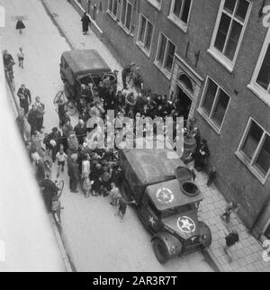 Lebensmittelladen von Fürst Bernhard [Hilfe zu Kinderheimen] Zweiter Weltkrieg, Lebensmitteleinrichtungen Datum: 1945 Schlüsselwörter: Weltkrieg, Lebensmitteleinrichtungen Stockfoto