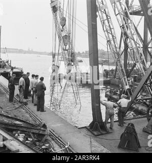 Reparaturhafen Amsterdam Zweiter Weltkrieg, Wiederherstellungsdatum: 1945 Ort: Amsterdam, Noord-Holland Schlüsselwörter: Erholung, zweiter Weltkrieg Stockfoto