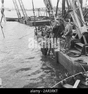 Reparaturhafen Amsterdam Zweiter Weltkrieg, Wiederherstellungsdatum: 1945 Ort: Amsterdam, Noord-Holland Schlüsselwörter: Erholung, zweiter Weltkrieg Stockfoto