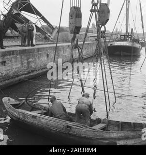 Reparaturhafen Amsterdam Zweiter Weltkrieg, Wiederherstellungsdatum: 1945 Ort: Amsterdam, Noord-Holland Schlüsselwörter: Erholung, zweiter Weltkrieg Stockfoto