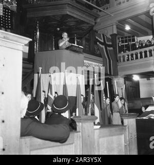 Pfadfinderdenkmal zum Geburtstag von Lord Robert Baden Powell in der Evangelischen Luthersekerk in Amsterdam. Datum: 25.Februar 1946 Ort: Amsterdam, Noord-Holland Schlüsselwörter: Gedenkfeiern, Pfadfinder Stockfoto