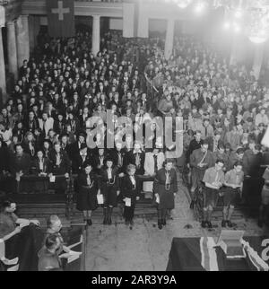 Pfadfinderdenkmal zum Geburtstag von Lord Robert Baden Powell in der Evangelischen Luthersekerk in Amsterdam. Datum: 25.Februar 1946 Ort: Amsterdam, Noord-Holland Schlüsselwörter: Gedenkfeiern, Pfadfinder Stockfoto