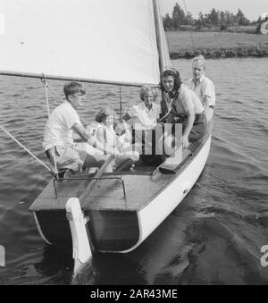 VCJC Vinkeveen Anmerkung: Freie christliche Jugend Zentrale VCJC Datum: 9. August 1950 Ort: Utrechter, Vinkeveen Schlüsselwörter: Camps Stockfoto