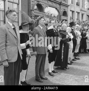 Serie: Besuch von Königin Juliana und Prinz Bernhard in Friesland. Theater [Ort unbekannt] Datum: 25. September 1950 Ort: Friesland Schlüsselwörter: Besuche, Königshaus, Theater Stockfoto