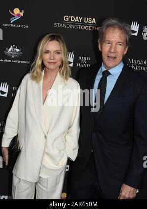 Beverly Hills, Kalifornien, USA 25. Januar 2020 Schauspielerin Michelle Pfeiffer und Ehemann Produzent David E. Kelley nehmen am 25. Januar 2020 im Beverly Wilshire Hotel in Beverly Hills, Kalifornien, USA, an G'Day USA 2020. Foto von Barry King/Alamy Live News Stockfoto
