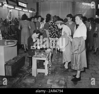 Landwirtschaftsausstellung Utrechter Demonstration Hoogenbosch Datum: 1. Mai 1952 Ort: Utrechter Schlüsselwörter: Demonstrationen, landwirtschaftliche Ausstellungen Stockfoto