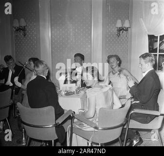 Studentenball in Lido Amsterdam Datum: 1. Juli 1952 Ort: Amsterdam, Noord-Holland Schlagwörter: Name der studentischen Balleinrichtung: Lido Stockfoto