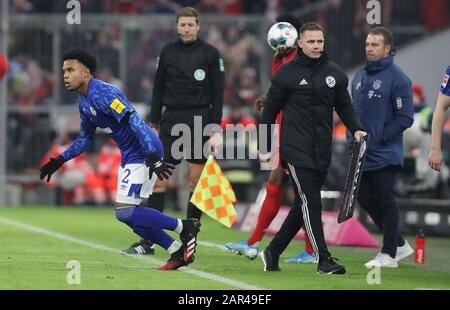 München München München, Deutschland. Januar 2020. Firo: 25.01.2020 Fußball, Fußball: 1. Bundesliga, Saison 2019/2020 FC Bayern München München München München München München München München - FC Schalke 04 5: 0 S04 Weston McKennie, Ersatz weltweite Nutzung Credit: Dpa / Alamy Live News Stockfoto