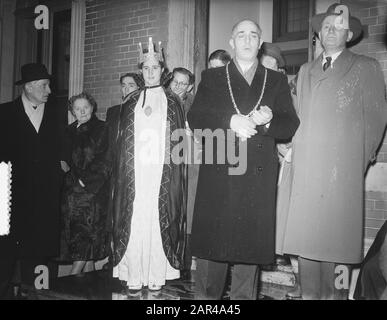 St. Lucia Lichtfiest in Beek (Limburger) Datum: 11. Dezember 1952 Standort: Beek, Limburger Institutionenname: Luciafeest Stockfoto