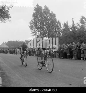 Radweltmeisterschaften 1957 Profis. Auf dem Weg zum Kursdatum: 18. August 1957 Ort: Belgien, Waregem Schlüsselwörter: Radsport Stockfoto