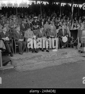 Radweltmeisterschaften 1957 König Baudouin und Prinz Alexander Datum: 18. August 1957 Ort: Belgien, Waregem Schlüsselwörter: Radsport persönlicher Name: Alexander (Prinz Belgien), Boudewijn (König Belgien) Stockfoto