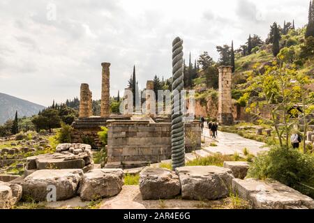 Delphi, Griechenland. Der Tempel des Apollo, eines der Gebäude des antiken Heiligtums von Apollo in Delphi Stockfoto