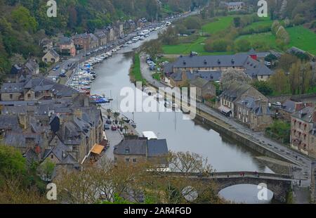 Blick von der Festung auf Dinan, Frankreich Stockfoto