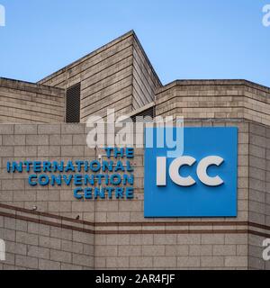 BIRMINGHAM, Großbritannien - 28. MAI 2019: Schild über dem International Convention Center in der Broad Street Stockfoto