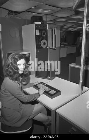 Efficiency Exchange 1972 im RAI, Computer für Archive Datum: 16. Oktober 1972 Schlagwörter: Austausch, Computer Institutionenname: RAI Stockfoto