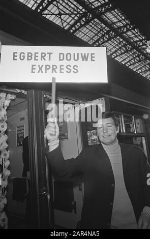 Egbert Douwe fuhr vom Hauptbahnhof nach Brüssel (erhält Goldplatte) Datum: 23. Oktober 1968 Schlüsselwörter: Stationen, Verlassen Stockfoto