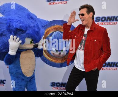 Los Angeles, USA. Januar 2020. Das Mitglied der Besetzung Jim Carrey nimmt am Samstag, den 25. Januar 2020, am Familientag "Sonic the Hedgehog" auf dem Paramount Pictures Lot in Los Angeles Teil. Storyline: Basierend auf dem globalen Blockbuster-Videospiel-Franchise von Sega erzählt 'Sonic the Hedgehog' die Geschichte des schnellsten Igels der Welt, während er sein neues Zuhause auf der Erde umarmt. Foto von Jim Ruymen/UPI Credit: UPI/Alamy Live News Stockfoto