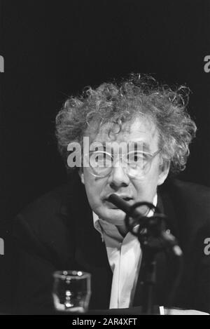 Forum De Amsterdamse Kunst (DAK); NR. 4: Steve Austen Pop, NR. 5: Annett de Waard (PvdA), Überschrift Datum: 29. September 1988 Schlüsselwörter: Mitglieder des Forums persönlicher Name: Annett De Waard Institutionname: PvdA Stockfoto