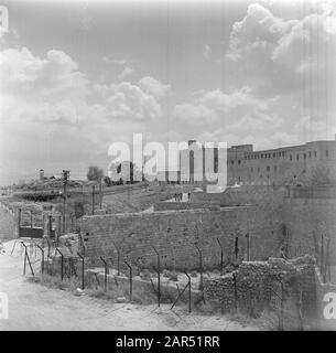 Israel 1948-1949: Acre (Akko) Gefängnis Datum ansehen: 1948 Ort: Acre, Israel Schlüsselwörter: Überwachung, Gefängnisse, Zäune, Stadtplastiken, Städte Stockfoto