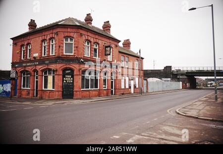 Birmingham, Großbritannien - Das leere Pub Eagle and Tun in der New Canal Street wird im Rahmen des HS2-Projekts an der neuen Curzon Street Station abgerissen Stockfoto