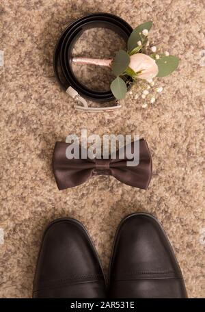 Kreative Komposition von Bräu-Accessoires für Hochzeit da Stockfoto