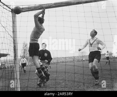 EBOH gegen Excelsior 0-0 Datum: 8. November 1953 Ort: Dordrecht Schlüsselwörter: Sport, Fußball-Institution Name: Excelsior Stockfoto