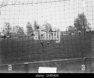 EBOH gegen Excelsior 0-0 Datum: 8. November 1953 Ort: Dordrecht Schlüsselwörter: Sport, Fußball-Institution Name: Excelsior Stockfoto