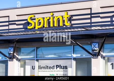 Nov. 2019 Cupertino/CA/USA - Sprint Store fadenfassade; Sprint Corporation ist ein amerikanisches Telekommunikationsunternehmen, das drahtlose Dienste anbietet Stockfoto
