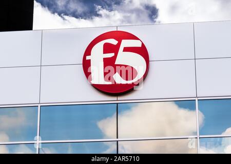 Dez 14, 2019 San Jose/CA/USA - F5 Networks unterzeichnen in ihrem Hauptsitz im Silicon Valley; F5 Networks, Inc. Ist auf Application SE spezialisiert Stockfoto