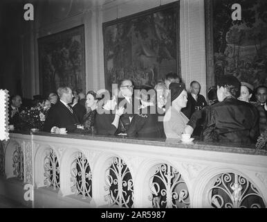 Neujahrsempfang Stedelijk Museum Amsterdam Datum: 4. Januar 1954 Ort: Amsterdam, Noord-Holland Schlüsselwörter: Museen, Neujahrsempfänge Stockfoto