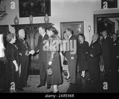 Neujahrsempfang Stedelijk Museum Amsterdam Datum: 4. Januar 1954 Ort: Amsterdam, Noord-Holland Schlüsselwörter: Museen, Neujahrsempfänge Stockfoto