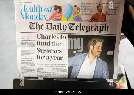 The Daily Telegraph - Titelzeile auf der Titelseite "Charles to Funds the Susbriens for a Year" Prinz Harry Herzog von Sussex London England Großbritannien 20. Januar 2020 Stockfoto