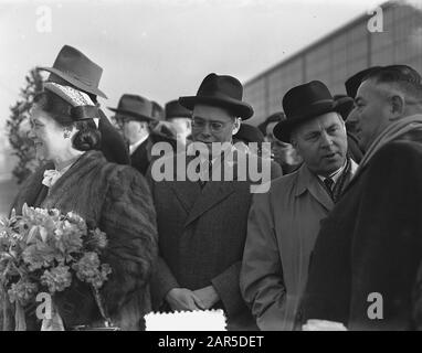 Tewaterlating Frau Pensa aan Jan Smit N. V., Alblasserdam Datum: 11. März 1954 Ort: Alblasserdam, Zuid-Holland Schlüsselwörter: Tewaterlatingen Personenname: Jan Smit N. V. Name Der Einrichtung: MS Pensa Stockfoto