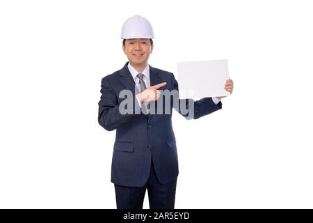 Porträt eines asiatischen Geschäftsmannes mit leerem Nachrichtenbrett. Stockfoto