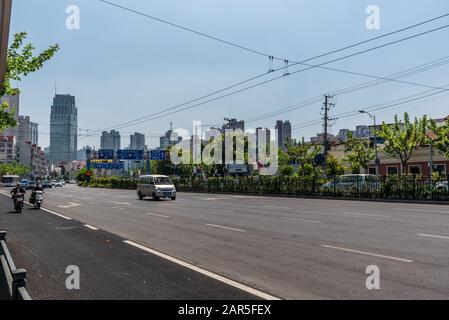 Typische Innenstadtstraße, Shanghai Stockfoto