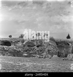 Jordanien 1948-1949 Jerusalem. Felsformation in Form eines menschlichen Schädels in der Nähe des Gartens der Gruft, außerhalb der Altstadt nahe dem Damaszener Tor. Hier im 19. Jahrhundert legte der britische General Chrales G. Gordon das St. Tomb Datum: 1948 Ort: Garten des Grabmals, Jerusalem, Palästina, Jordan Schlüsselwörter: Friedhöfe, Gräber, Höhlen, Schreine, Felsen Personenname: Gordon, Charles George Stockfoto