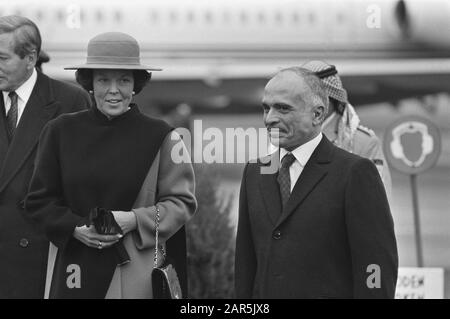 Der jordanische König Hussein und seine Frau kamen zur Arbeitsvisite auf der Ypenburg Air Base an Datum: 1. Oktober 1984 Schlüsselwörter: Ankünfte, Könige persönlicher Name: Beatrix, Prinzessin, Hussein Stockfoto