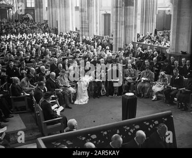 Taufe Prinzessin Marijke (Christina) in der Domkerk in Utrechter Überblick in der Kirche Datum: 10. Oktober 1947 Ort: Utrechter (Stadt) Schlüsselwörter: Taufe, Kirchen Personenname: Beatrix (Prinzessin Niederlande), Bernhard (Prinz Niederlande), Charlotte (Herzogin Luxemburg), Christina (Prinzessin Niederlande), Jan (Großfürst Luxemburg), Juliana (Königin Niederlande), Wilhelmina (Königin Niederlande), Wiltens, A. Andree Stockfoto