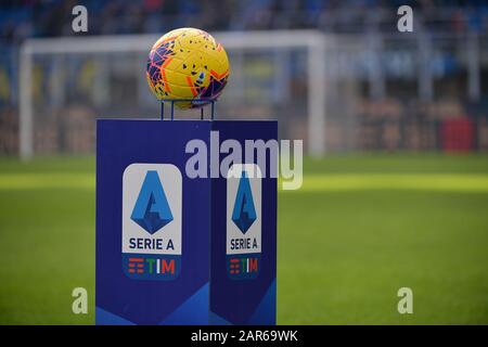 Mailand, Italien. Januar 2020. Ball von Sere A beim Serie-A-Spiel zwischen Inter Mailand und Cagliari im Stadio San Siro, Mailand, Italien am 26. Januar 2020. Foto von RemotePhotoPress. Kredit: UK Sports Pics Ltd/Alamy Live News Stockfoto