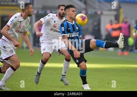 Mailand, Italien. Januar 2020. Lautaro Martinez vom FC Internazionale beim Serie-A-Spiel zwischen Inter Mailand und Cagliari im Stadio San Siro, Mailand, Italien am 26. Januar 2020. Foto von RemotePhotoPress. Kredit: UK Sports Pics Ltd/Alamy Live News Stockfoto