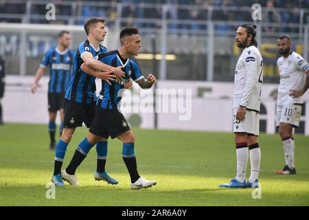 Mailand, Italien. Januar 2020. Lautaro Martinez vom FC Internazionale beim Serie-A-Spiel zwischen Inter Mailand und Cagliari im Stadio San Siro, Mailand, Italien am 26. Januar 2020. Foto von RemotePhotoPress. Kredit: UK Sports Pics Ltd/Alamy Live News Stockfoto