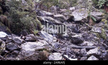 ST Columba-Wasserfall in Tasmanien, Australien in Zeiteinwirkung Stockfoto