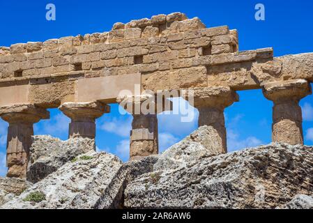 Tempel C - Apollo-Tempel in Der Akropolis von Selinunte in der antiken griechischen Stadt an der Südwestküste Siziliens in Italien Stockfoto